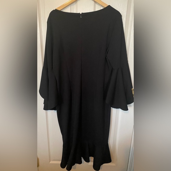 Black Dress - Picture 2 of 7